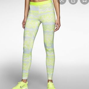 Nike Pro Women’s Hyper Warm Tights
